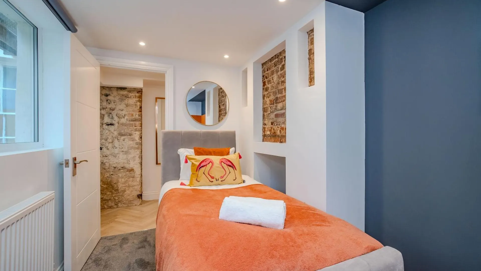 2 Bedroom 2Bathroom I Next To Brighton Beach I Sleep 6